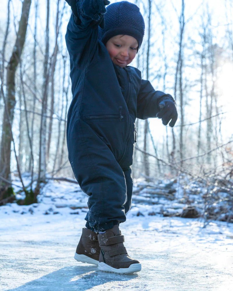 Derfor bliver børnefødder så kolde - Peti Sko