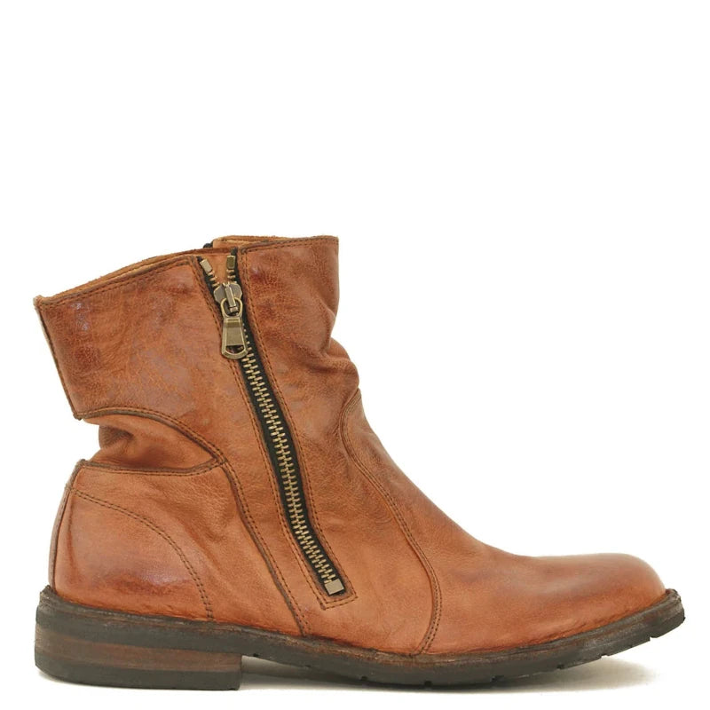 Bubetti 9534 Cognac Patina – håndlavet damestøvle i vegetabilsk garvet kalveskind med unikt patineret look, dobbelte lynlåse og robust gummisål.