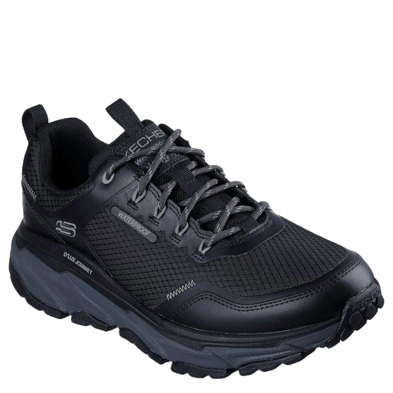 Sort, robust sneaker med vandtæt ribstop-mesh og hotmelt-detaljer. Klassisk snørelukning, slidsikker ydersål og en synlig hælstropp gør den både praktisk og komfortabel. Elegant og funktionel – designet til at klare både by og natur.