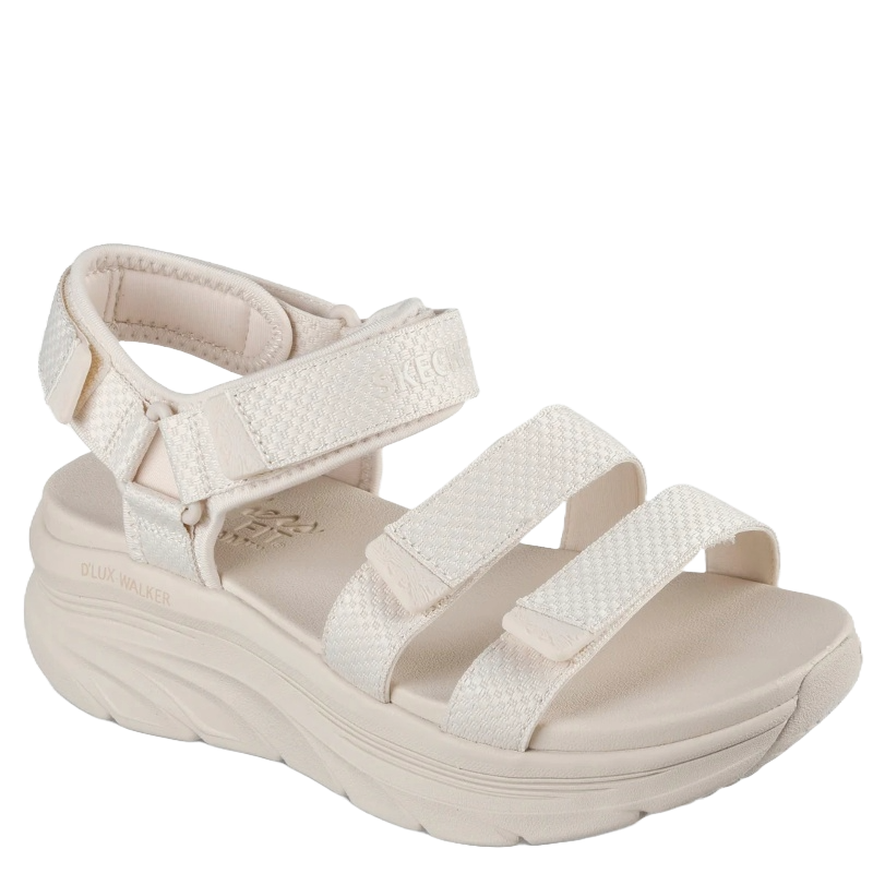 sechers sandal i en fin lys faver, sandalen er med justerbare stropper, over forden ved ankel, samt i hælen. sandalen har en memory foam fodseng. designet til aktivitet samt en super komfort.