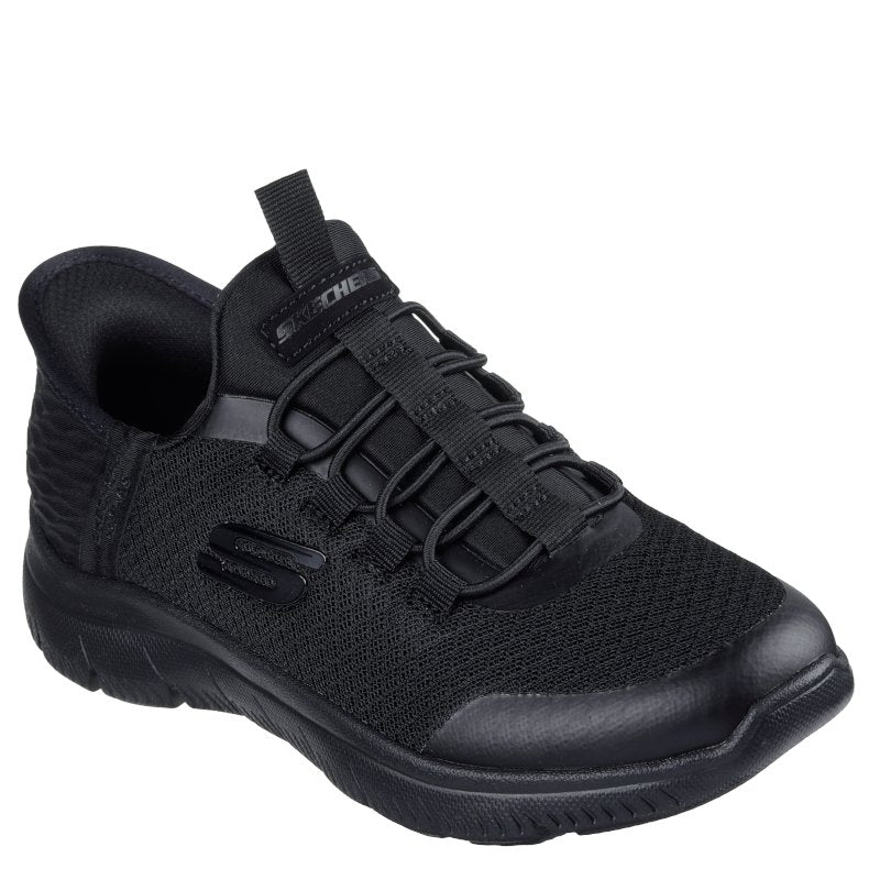 Skechers børne sneaker er en sort Slip-ins model, med elastiske snørebånd og trækstrop. Den har en åndbar mesh-overdel, stødabsorberende sål og er nem at tage på uden brug af hænder – perfekt til aktive børn.