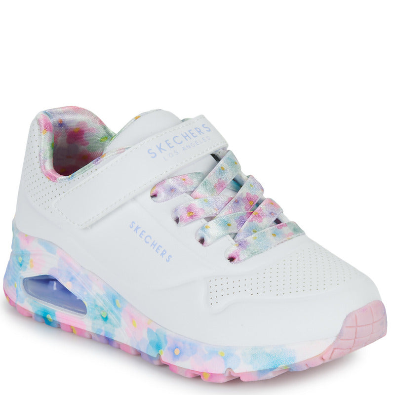 skechers sneakers i hvid/multifarvet til pige, skoen er med volcro lukning samt elastik snørre. skoen har envidere en memory sål. designet til aktivitet og leg