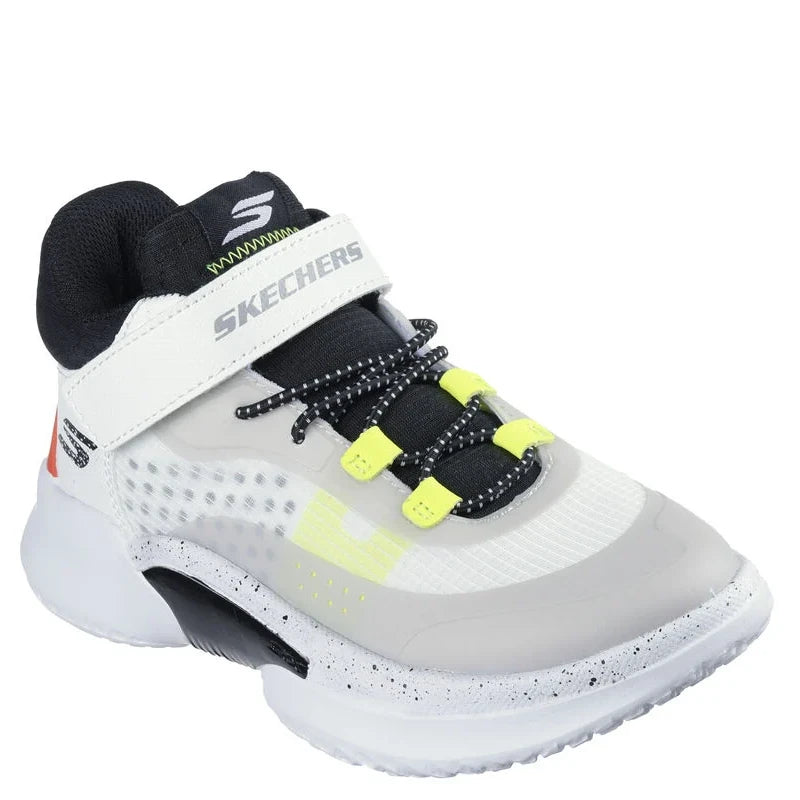 skechers sneakers til aktive børn, skoen er med velcro lukining samt elastik snørre.
en super god sko med en bund der har et godt greb.
