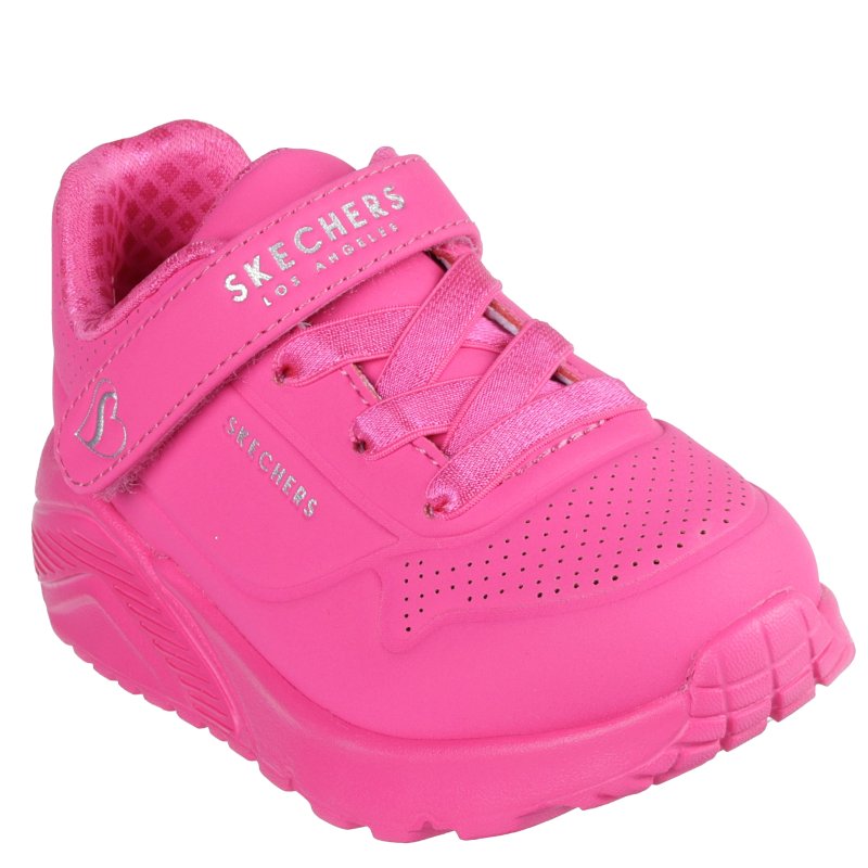 Denne børnesko fra Skechers, med velcro, smt elastik snørre.
skoen er designet til både komfort og med stil for de mindste. Den er i en iøjnefaldende, pink farve, som giver et frisk look. Sålen er robust og slidstærk med et godt greb, hvilket gør skoen velegnet til leg både inde og ude.