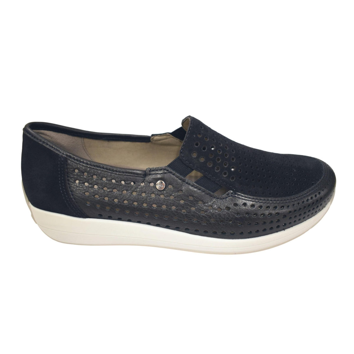 BLÅ HYTTE - Peti Sko - ARA