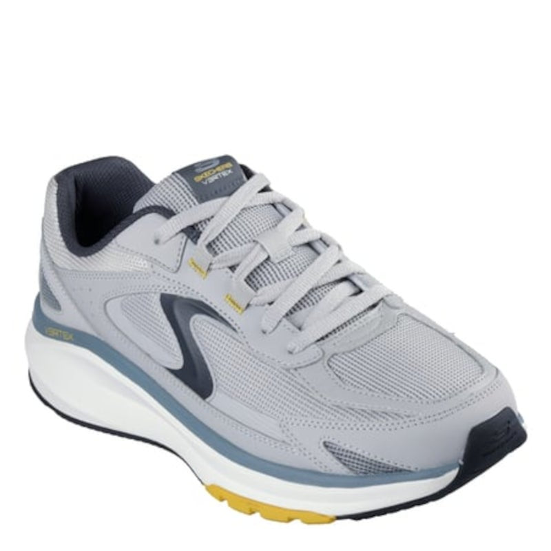 Grå herresneaker med mesh- og læderoverdel, Air-Cooled Memory Foam® indersål og fleksibel ydersål – komfortabel og stilfuld til hverdag og udendørs brug.