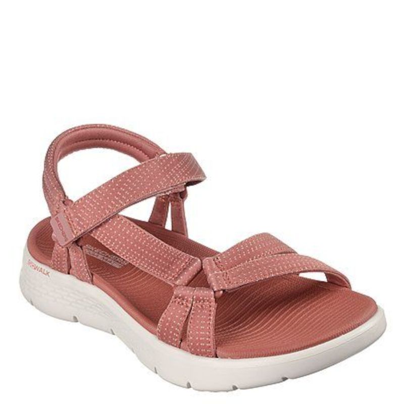 skechers sandal i koral farve, med en lys bund, sandal er med strpper samt en justerbar strop ved ankel. designet til aktivitet og komfort. 