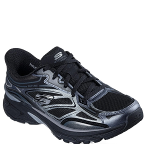 Skechers Slip‑ins sneakers i sort er en komfortabel slip‑ins sko med åndbar mesh‑overdel, Air‑Cooled Memory Foam® indersål og fleksibel ydersål, der giver godt greb og støtte til hverdagsbrug.