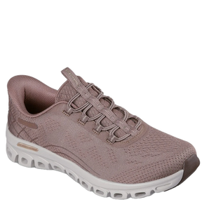 Skechers Slip-ins® Glide-Step® Elevate Amaze i varm brun – en moderne, vegansk slip-in med sporty meshdesign, elastiske snørebånd, Air-Cooled Memory Foam® komfort og stødabsorberende Glide-Step® mellemsål.