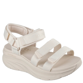 sechers sandal i en fin lys faver, sandalen er med justerbare stropper, over forden ved ankel, samt i hælen. sandalen har en memory foam fodseng. designet til aktivitet samt en super komfort.
