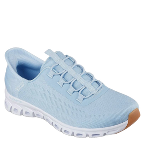 skechers slip-ins sneakers i en trendy lys blå farve, med elastik snørre.
skoen er med memory foam indersål, skoen er en yderst fleksibel sko at bevæge sig i.