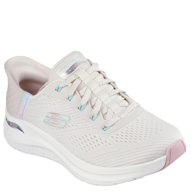 skechers slip-ins sneakers i en lys farve og snørre, skoen er med memory foam indersål, mesh overdel, super fleksibel sko at bevæge sig i.
