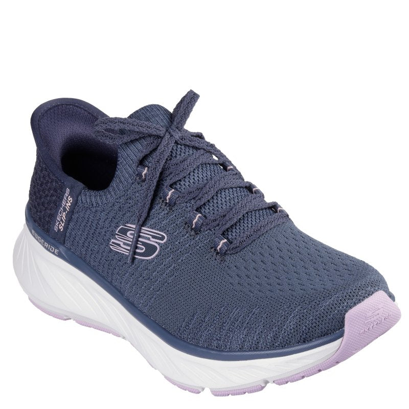 skechers slip-ins sneakers, i en smart blå farve, skoen er med snørre lukning,
en sko der er god til gåturer, samt hverdags brug.
flesibel sko, med god komfort.
