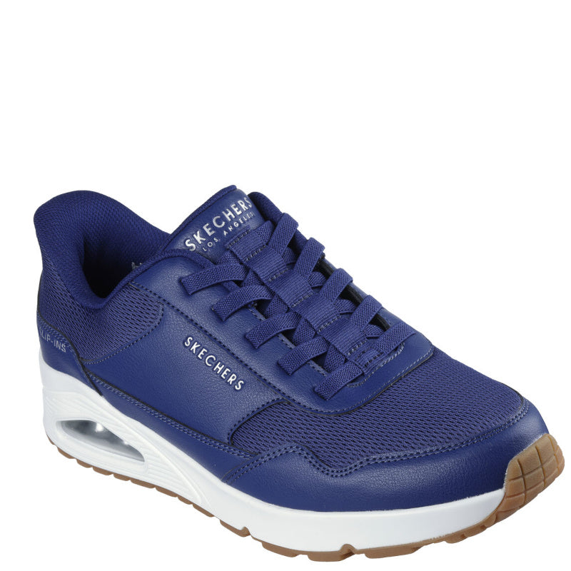 skechers slip-ins snakers, i frisk blå farve.
Skoen er med elastik snørre.
En smart sko, ideel til hverdag og fritid.