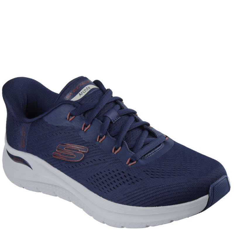 skechers slip-ins sneakers i blå til herre.
Skoen er med snørre.
En god sko som er let, luftig, samt en super pasform.
Ideel til gåture såvel som til hverdags brug.