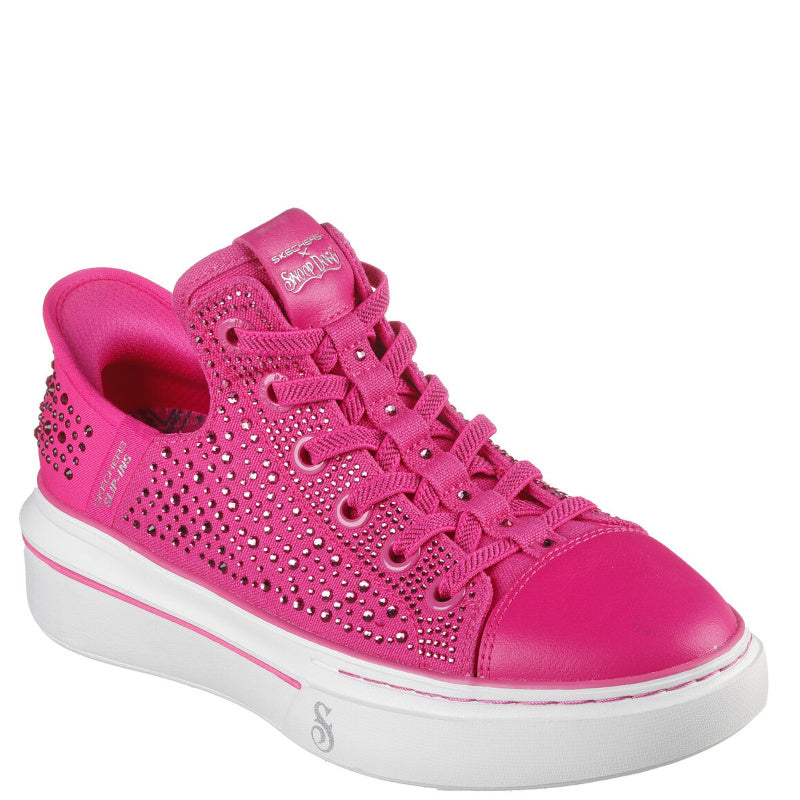 skechers slip-ins sneakers i en frisk pink farve med en fin detajle af sten.
Skoen er med elastik snørre.
En trendy og smart sko at bærer.