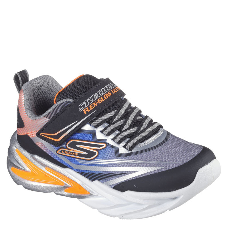skechers sneakers til børn med blinke effekt.
skoen er med velcro lukning, samt elastik snørre.
en super fleksibel og smart sko til aktive børn.
