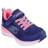 Skechers børne sneaker er en vandafvisende model, i mørkeblå med lyserøde snørebånd og indvendig foring. Den har en praktisk velcrostrop, elastiksnørebånd og en blød, hvid sål.
Perfekt til leg og hverdag i al slags vejr.