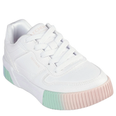 Skechers børne sneakers har et rent og moderne look, i hvid med fine pastelfarvede detaljer på sålen i mintgrøn og lyserød. 
Skoen har snørelukning, blød polstring og en solid sål, der giver god komfort og støtte. En stilfuld og alsidig sko til både leg og hverdagsbrug.