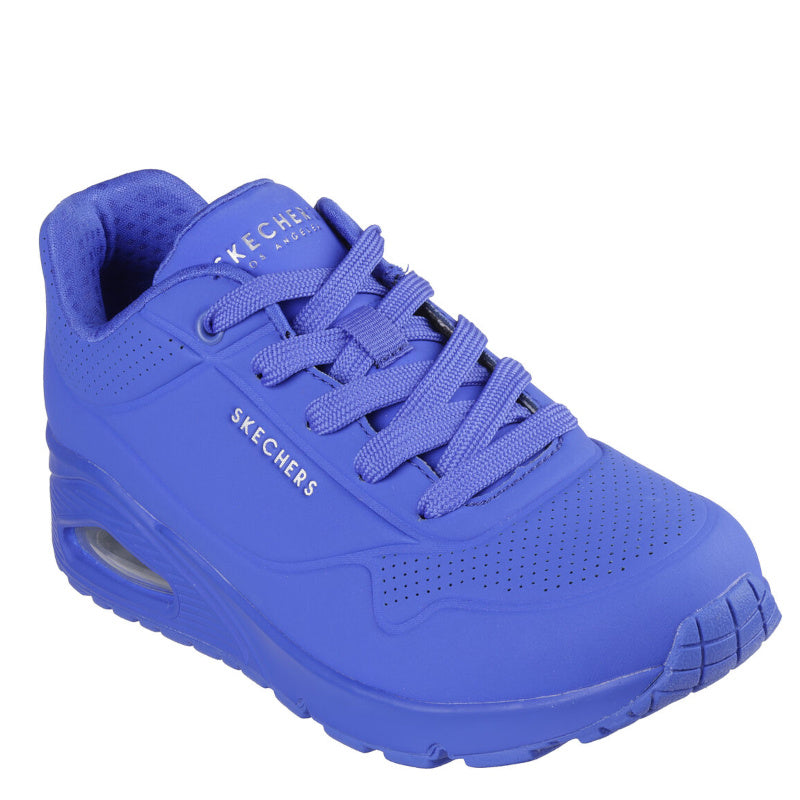 skechers sneakers i en smart blå nuance.
Skoen er med snørre lukning.
modeskoen et let, smart og komfortabel at bærer.