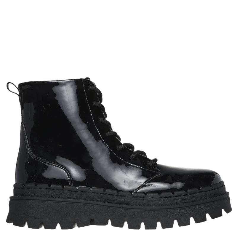 Skechers dame støvle er en sort, lakeret ankelstøvle med kraftig chunky sål og snørebånd.
Den har et moderne og råt udtryk med glansfuld overflade og grov ydersål, der giver både stil og godt fodfæste.